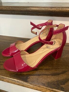 Women's Easy Spirit Daven Block Heel Sandals in Fuchsia